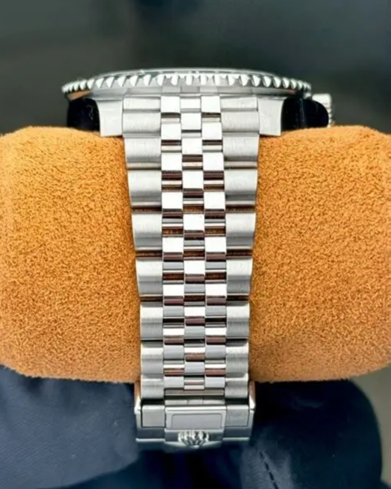 Rolex GMT-Master II Bruce Wayne (3)